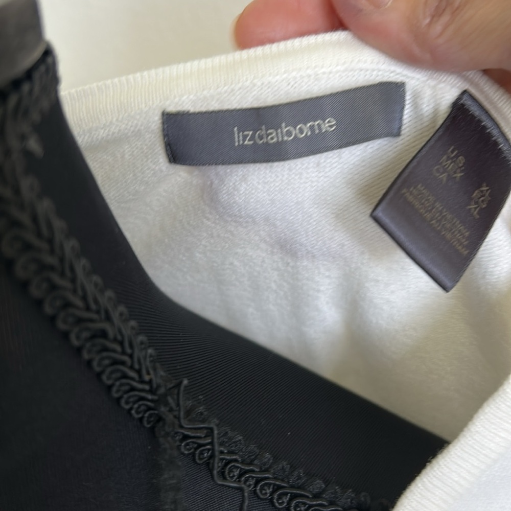 LIZ CLAIBORNE WHITE SLEEVELESS TANK TOP BLOUSE - Picture 9 of 11